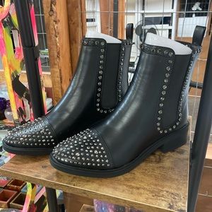 AZALEA WANG rhinestone studded Chelsea boots